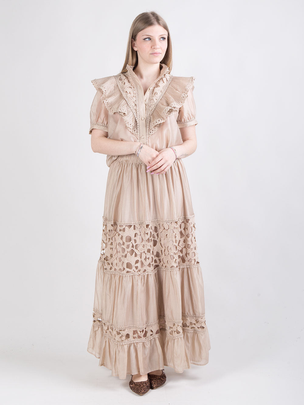 Completo in pizzo beige