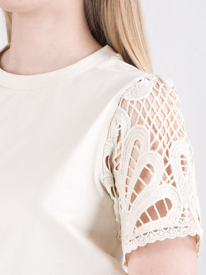 T-shirt in cotone con maniche in pizzo