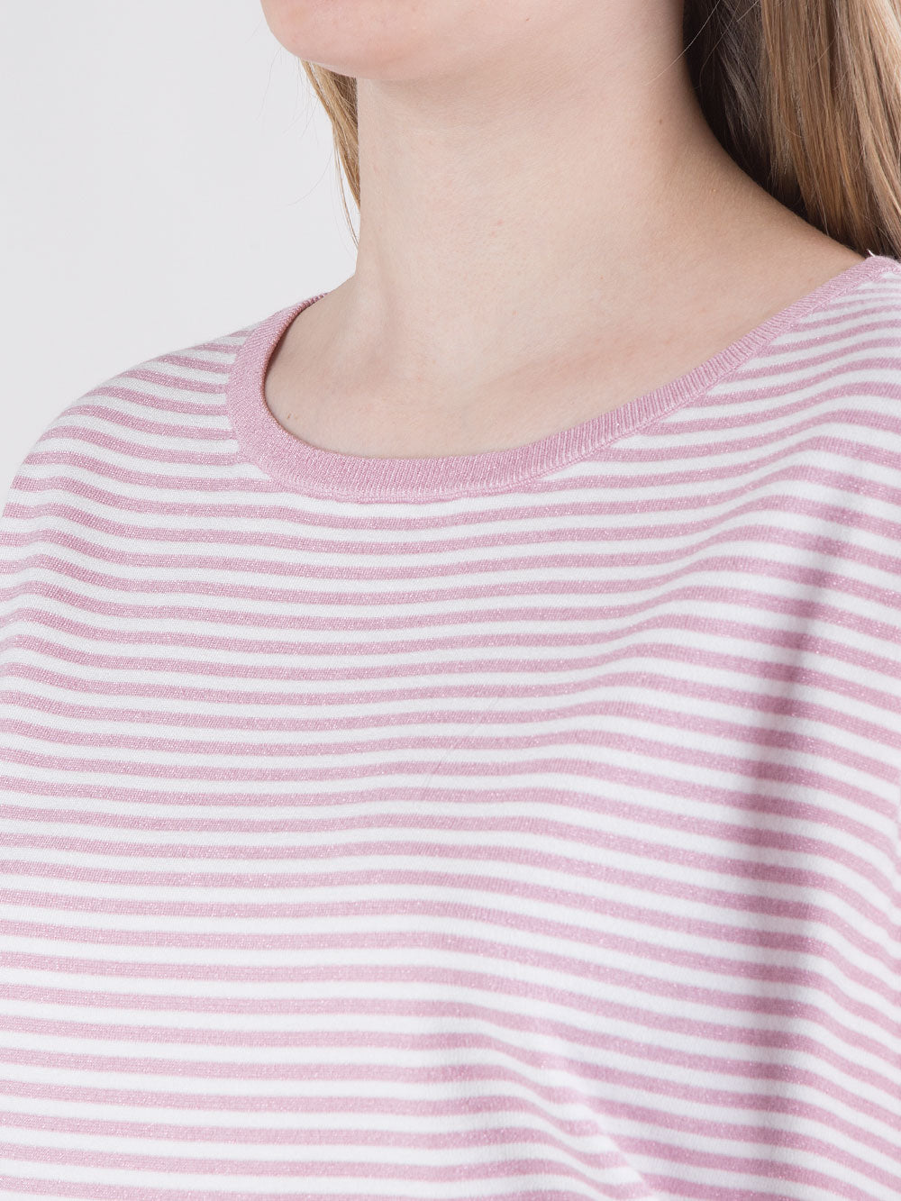 T-shirt over a righe in lurex