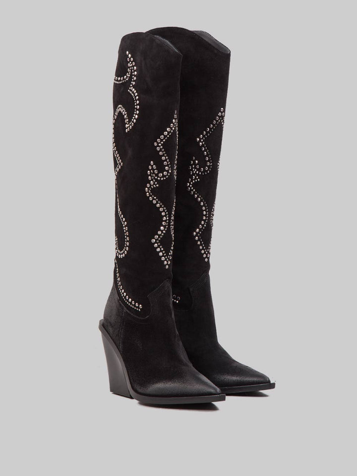 Stivale Chelin in crosta con borchie