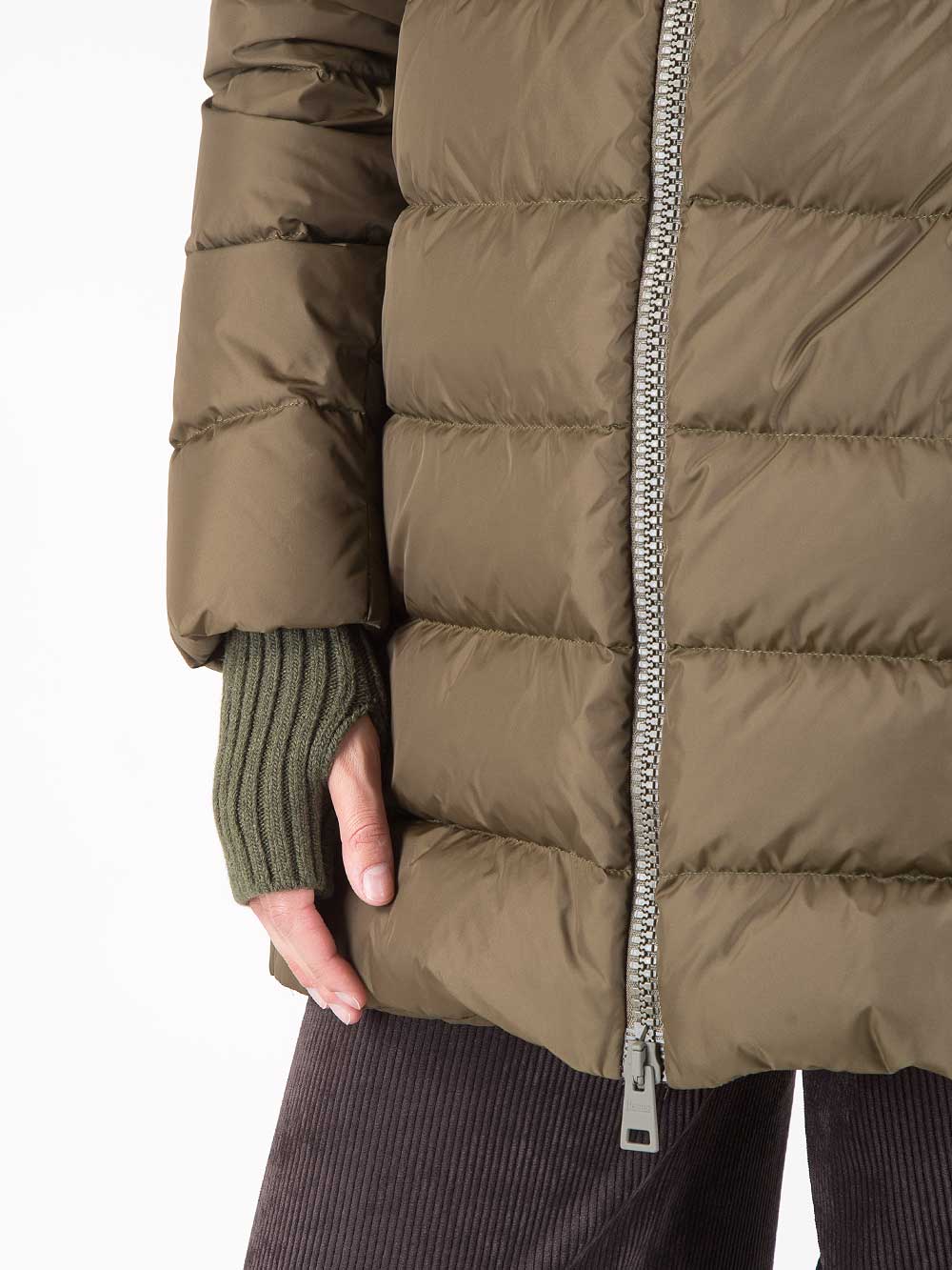 Piumino con manicotti