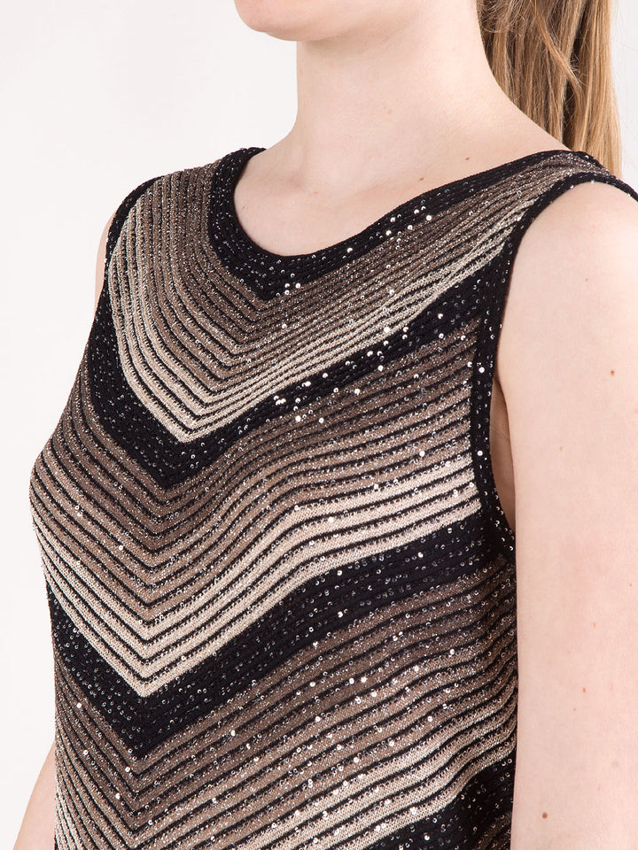 Abito asimmetrico a punta