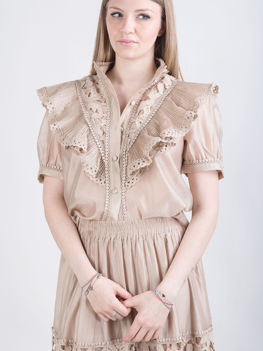 Completo in pizzo beige