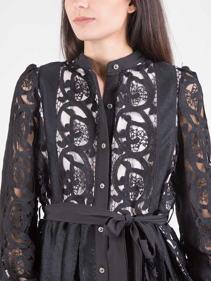 ABITO RICAMATO CORTO