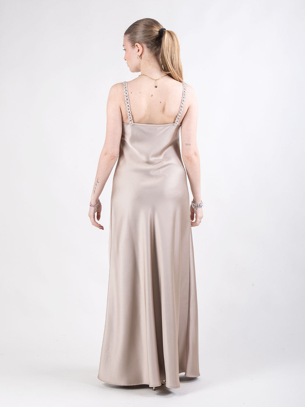 Abito in satin con giacchino