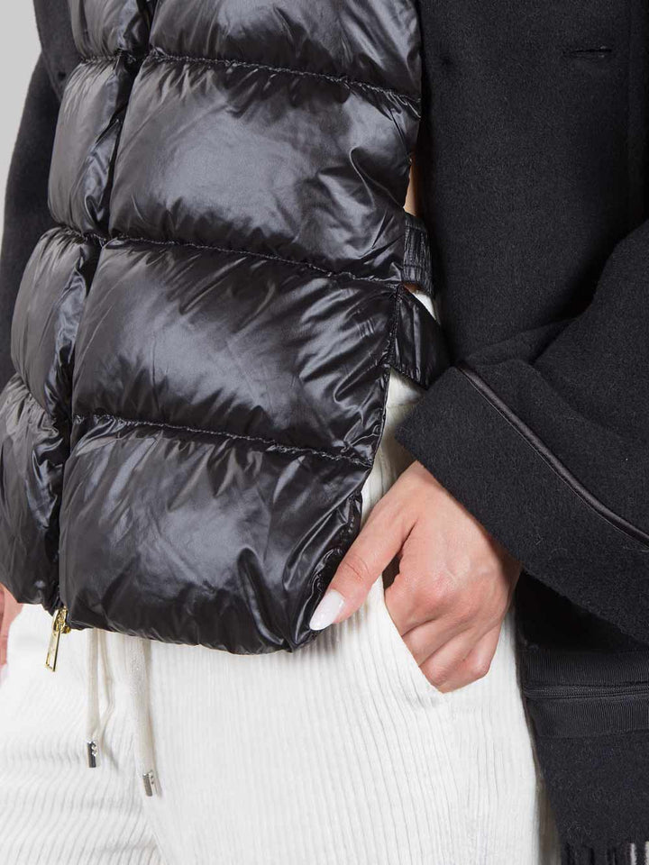 Cape with fringes