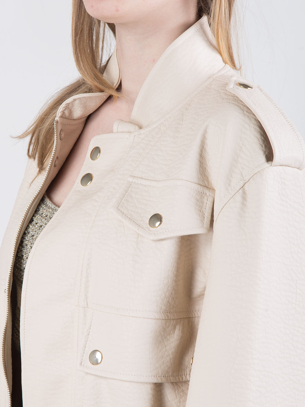 Bomber in eco pelle martellata