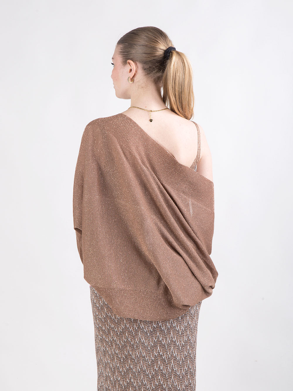 Abito con coprispalle corto in filato lux