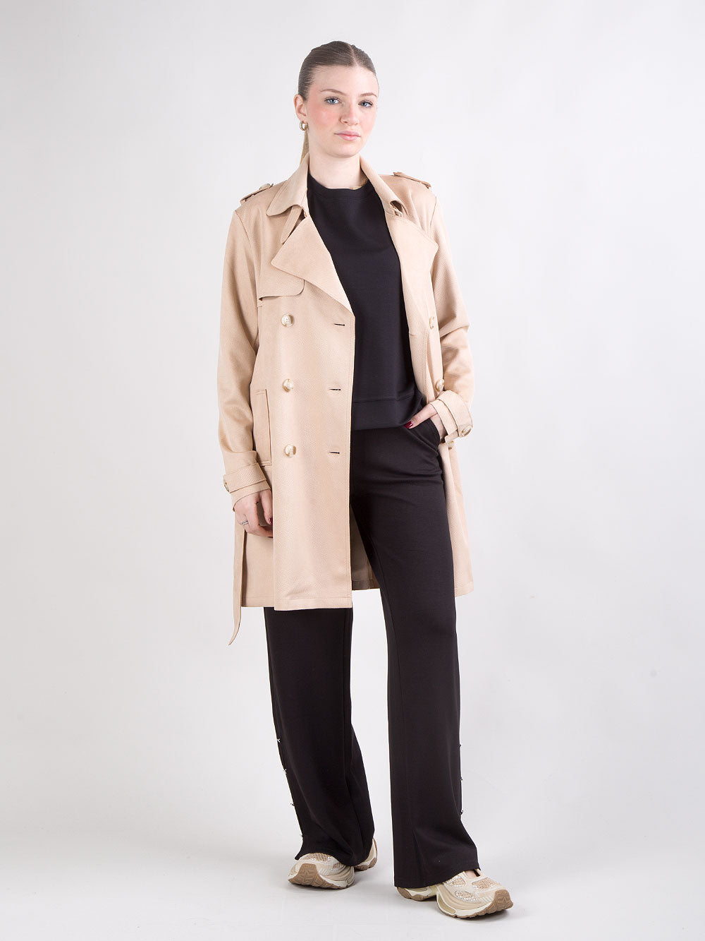Trench in eco suede con cintura