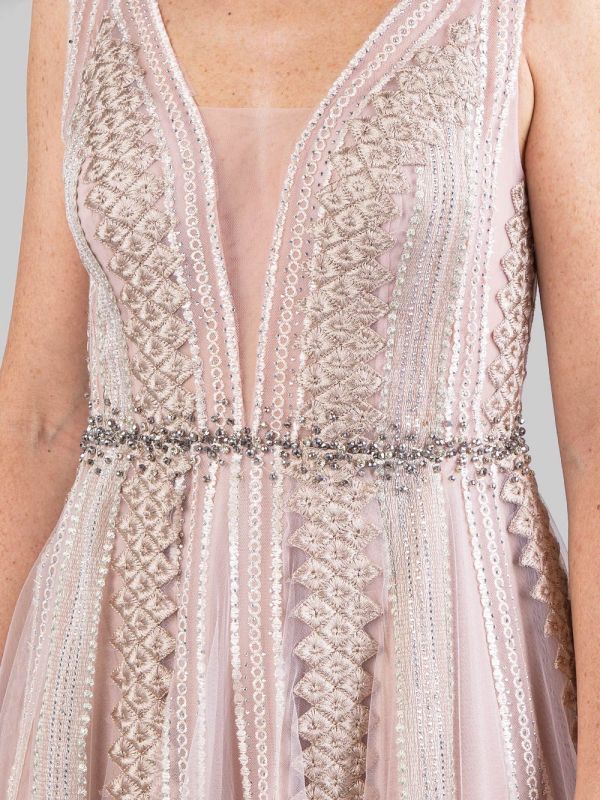 ABITO LUNGO ROSA DECORATO CON RICAMI E STRASS