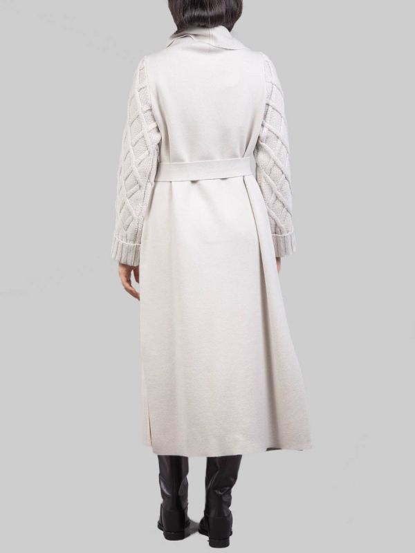 CAPPOTTO A VESTAGLIA CON INSERTI IN MAGLIA INTRECCIATA E CINTURA IN VITA