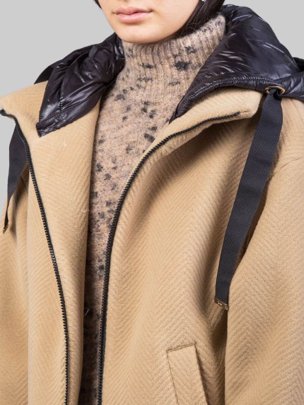 CAPPOTTO IN LANA CAMMELLO CON IMBOTTITURA E CAPPUCCIO