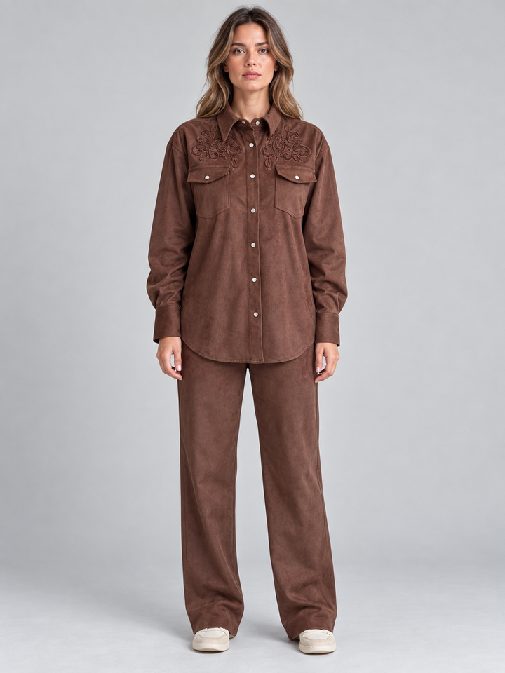 Camicia in eco daino con ricami