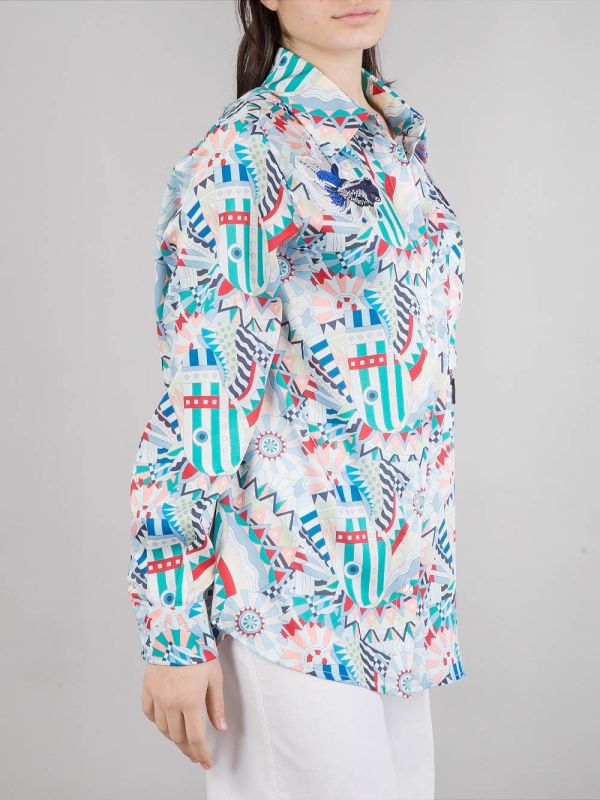 CAMICIA OVERSIZE A FANTASIA CON PATCH