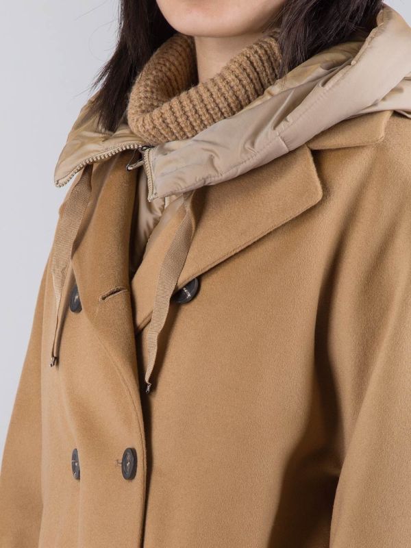 CAPPOTTO OVERSIZE IN PANNO CAMMELLO CON IMBOTTITURA PARZIALE E CAPPUCCIO