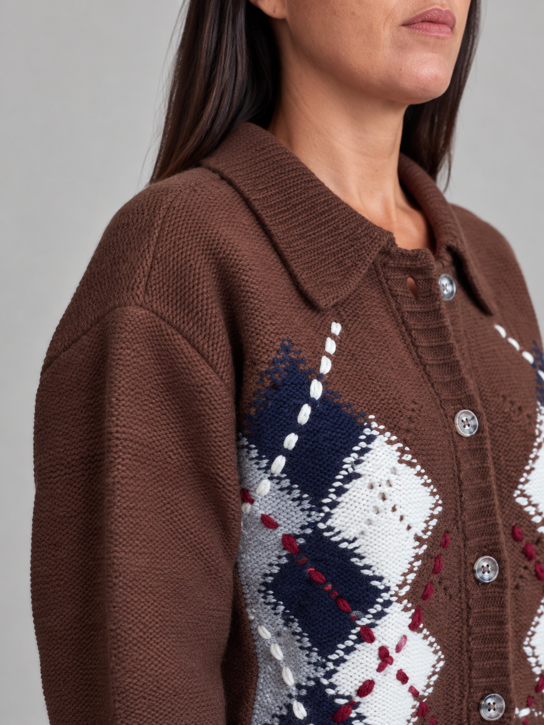 Cardigan con motivo argyle ricamato