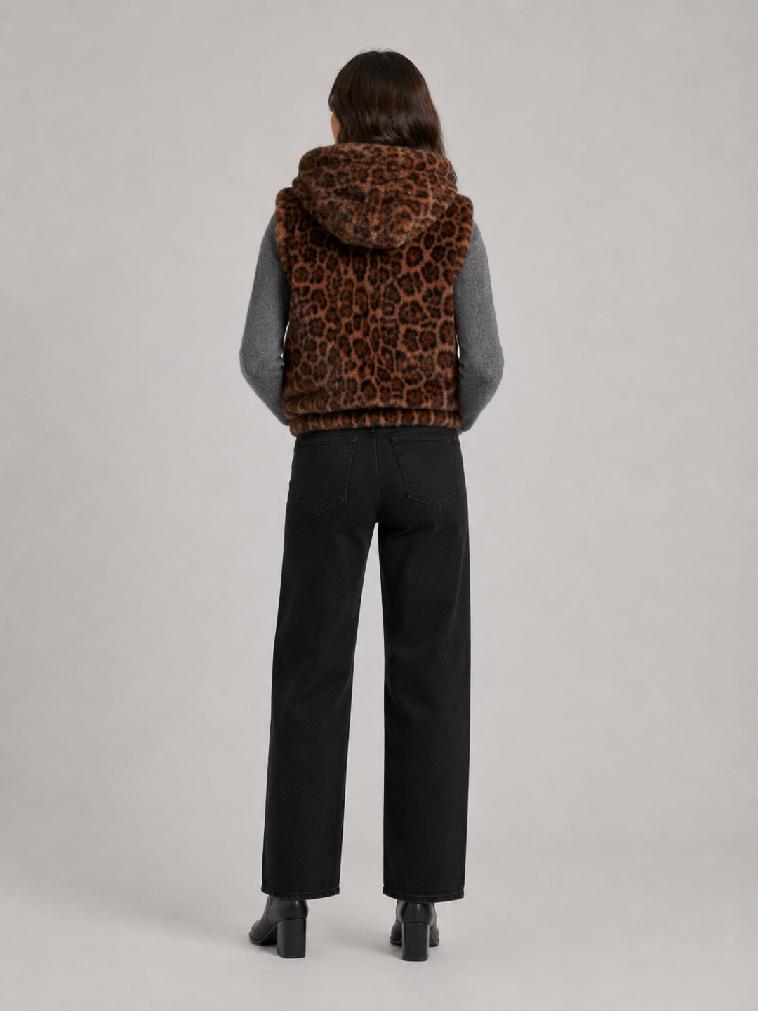 Gilet in Eco Pelliccia Leopardata con Cappuccio