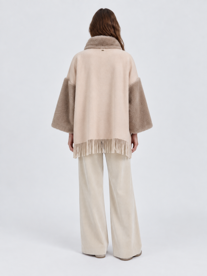 Poncho in cashmere con ecopelliccia