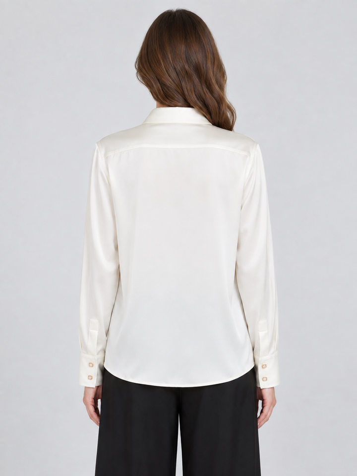 Camicia di seta con bottoni gioiello