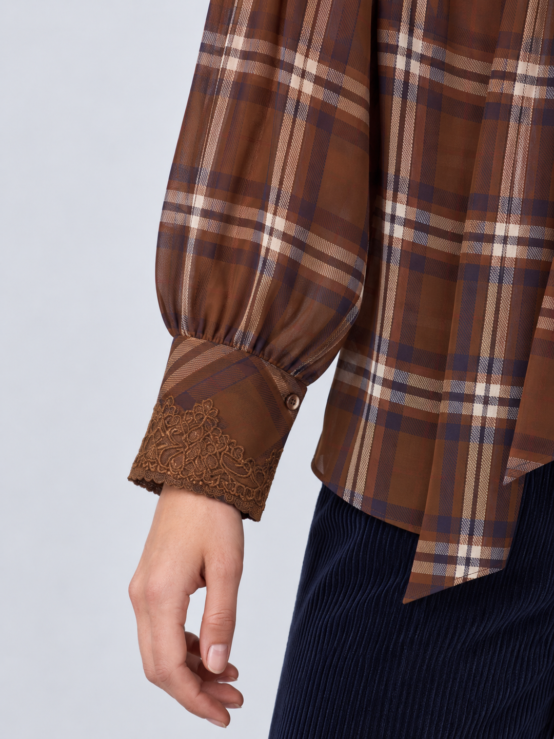 Camicia in georgette con collo a foulard
