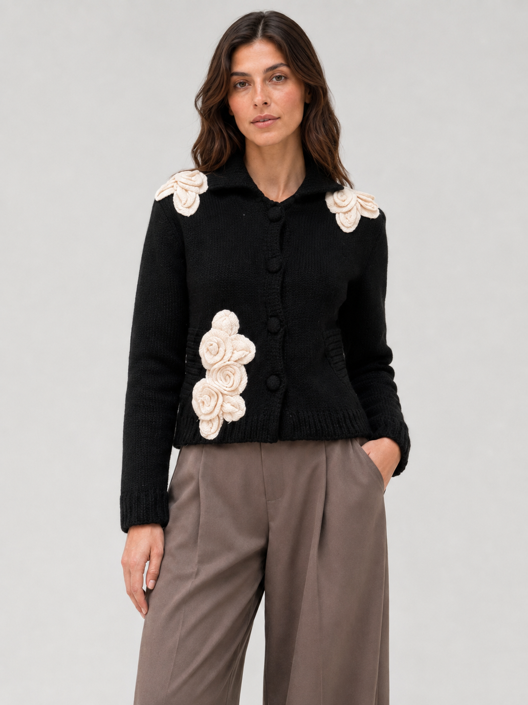 Cardigan Nero con Applicazioni Floreali