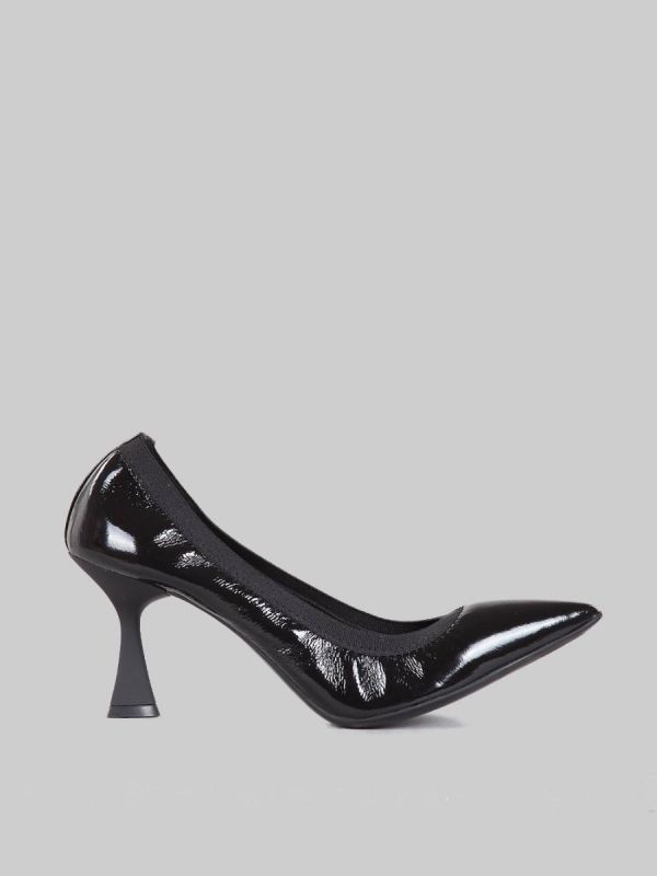 BLACK POLISHED LEATHER PUMP