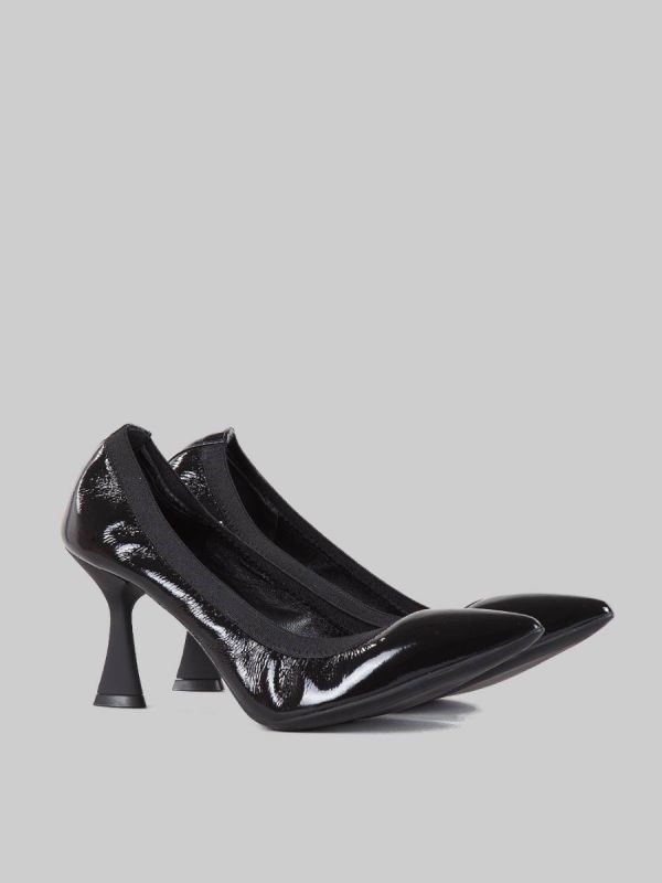 BLACK POLISHED LEATHER PUMP