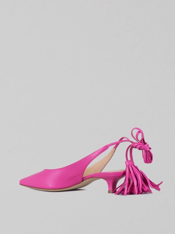 TAPERED LEATHER DÉCOLLETÉ WITH LACES