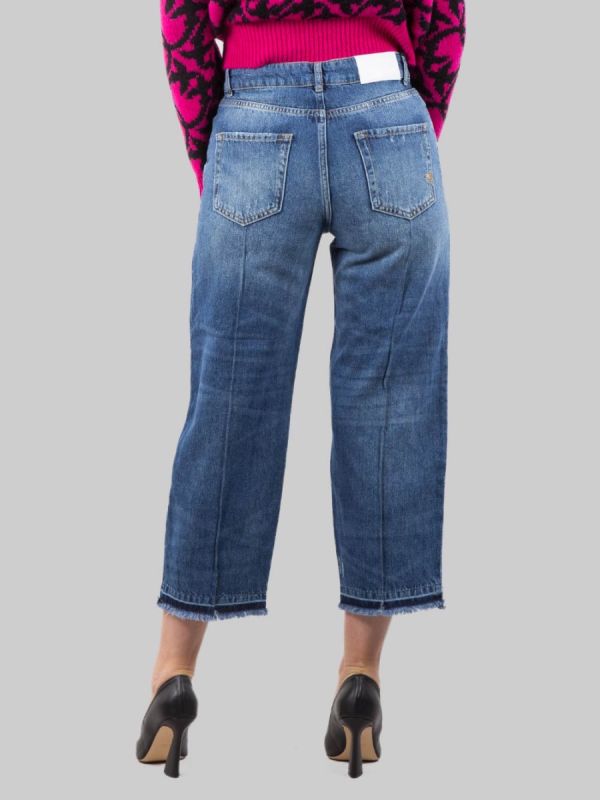 JEANS BARBRA BOYFRIEND CON PROFILI SFRANGIATI AL FONDO