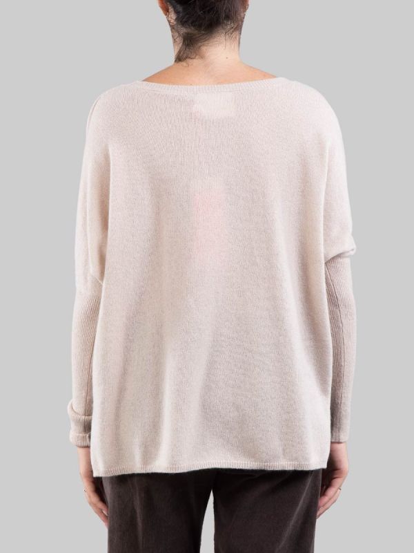 MAGLIA BEIGE CHIARO GIROCOLLO MODELLO BOXY IN CASHMERE