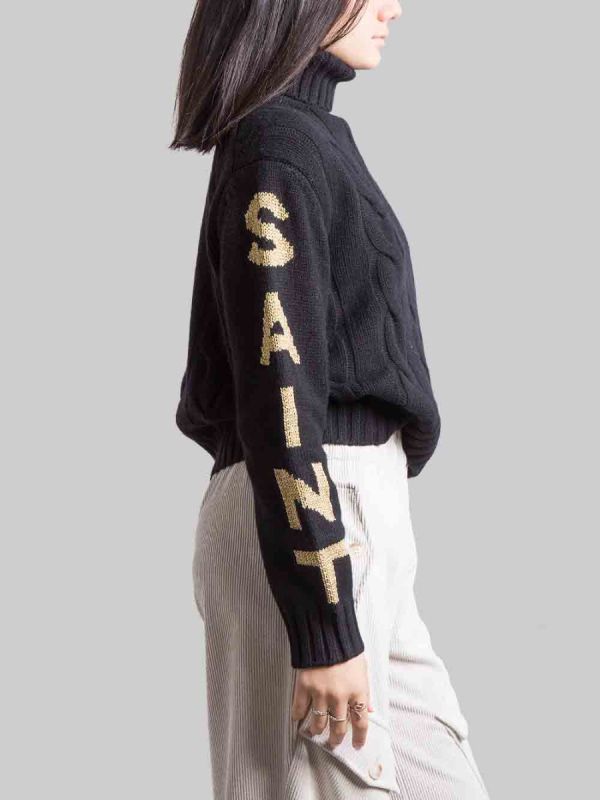 MAGLIA DOLCEVITA IN MISTO CACHEMIRE NERA CON SCRITTA ORO SULLE MANICHE