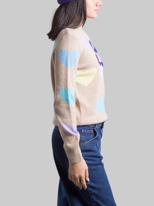 MAGLIA GIROCOLLO BEIGE CON GRAFICA "C'EST L'AMOUR" E CUORI