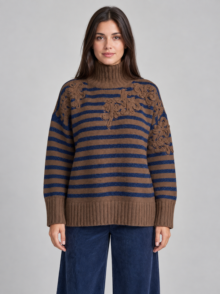 Maglia a righe con ricami in rilievo
