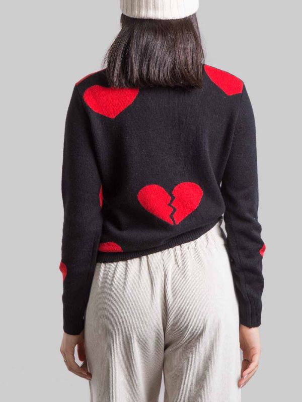 MAGLIA GIROCOLLO NERA CON GRAFICA "HEART BREAKER"