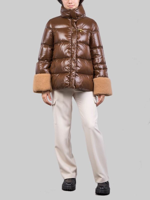PIUMINO MODELLO CAPPA MARRONE CON POLSINI EFFETTO SHEARLING