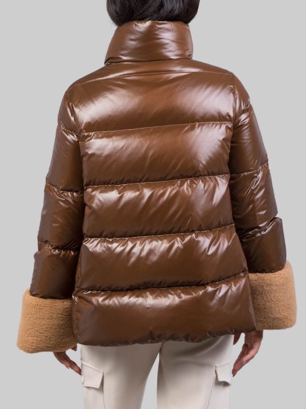 PIUMINO MODELLO CAPPA MARRONE CON POLSINI EFFETTO SHEARLING