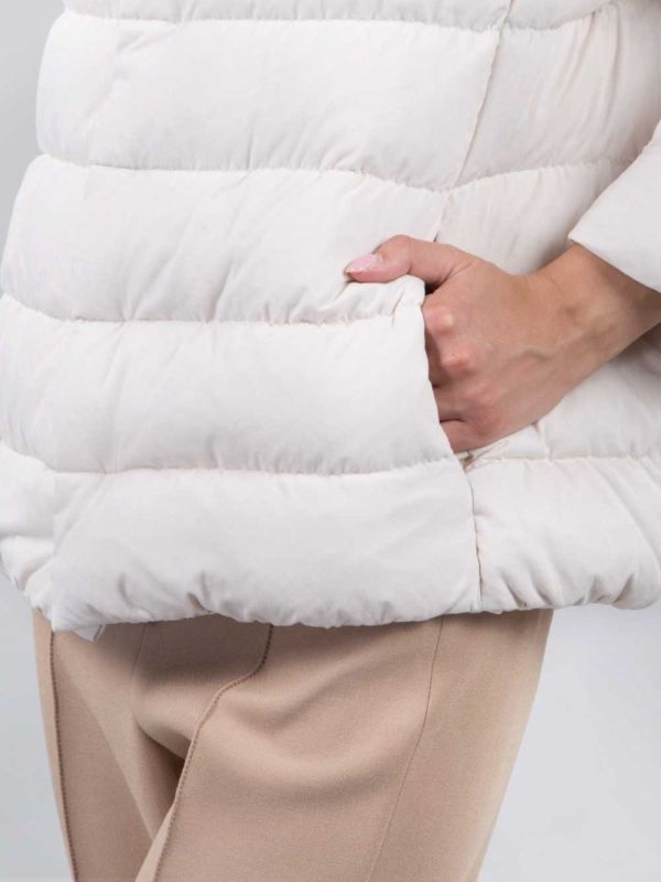CAPPA CORTA EFFETTO SUEDE CON MANICOTTI