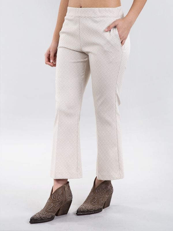 PANTALONI FLARE A FANTASIA JACQUARD CREMA E BIANCO