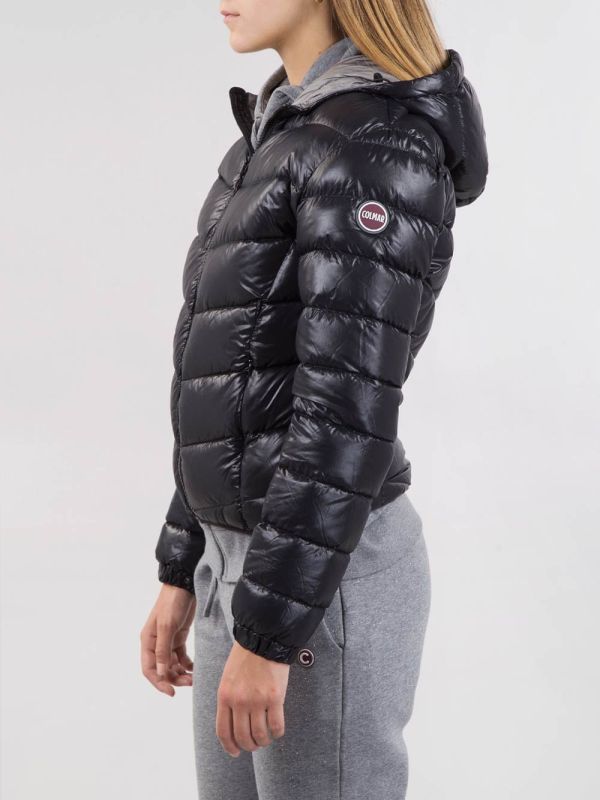PIUMINO CON CAPPUCCIO IN NYLON TECNICO LUCIDO