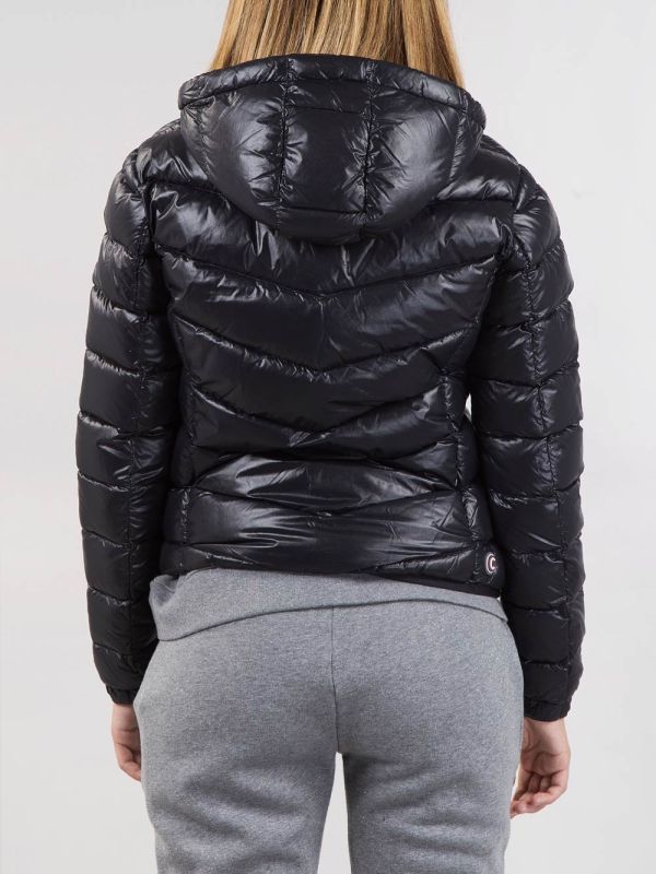 PIUMINO CON CAPPUCCIO IN NYLON TECNICO LUCIDO