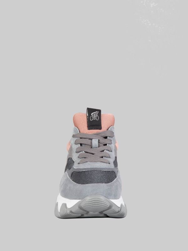 SNEAKER HYPERACTIVE IN PELLE LAMINATA, SUEDE E RETE TECNICA CON GLITTER