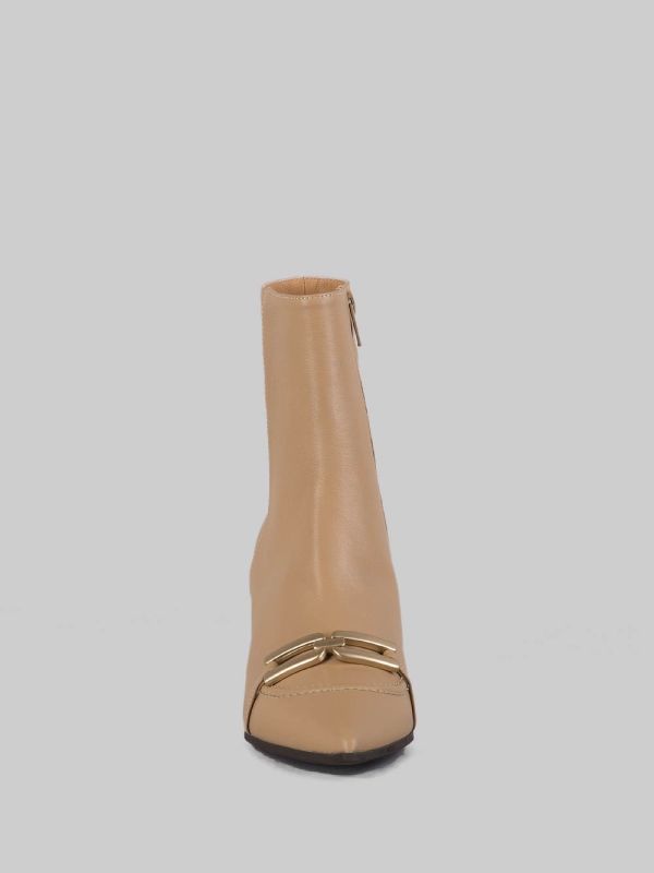 SMOOTH LEATHER HAZELNUT ANKLE BOOTS WITH TONE-ON-TONE METALLIC ACCESSORY