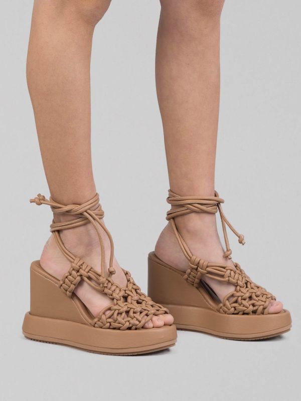 HIGH WOVEN LEATHER SANDALS WITH WEDGE
