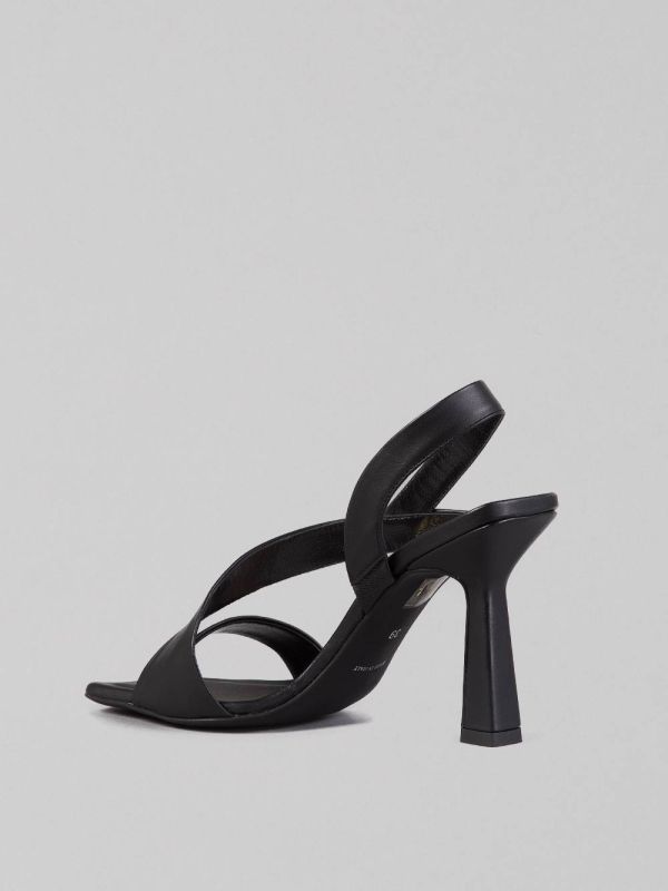 SMOOTH LEATHER SANDALS