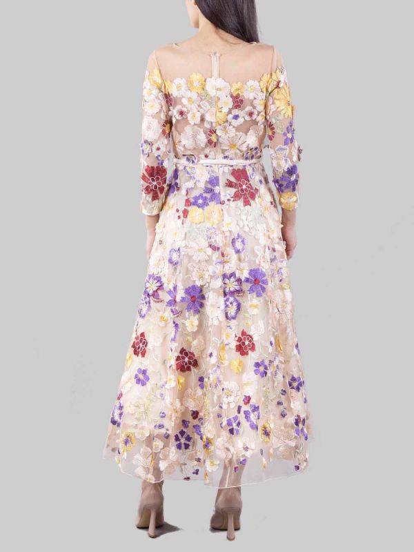 ABITO MIDI IN TULLE ROSA RICAMATO CON FIORI MULTICOLORE E MINI CINTURA IN VITA