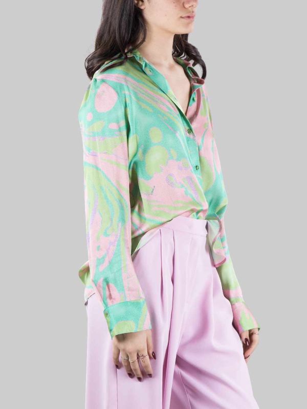 OVERSIZED DUVET SHIRT WITH A GREEN BACKGROUND PATTERN