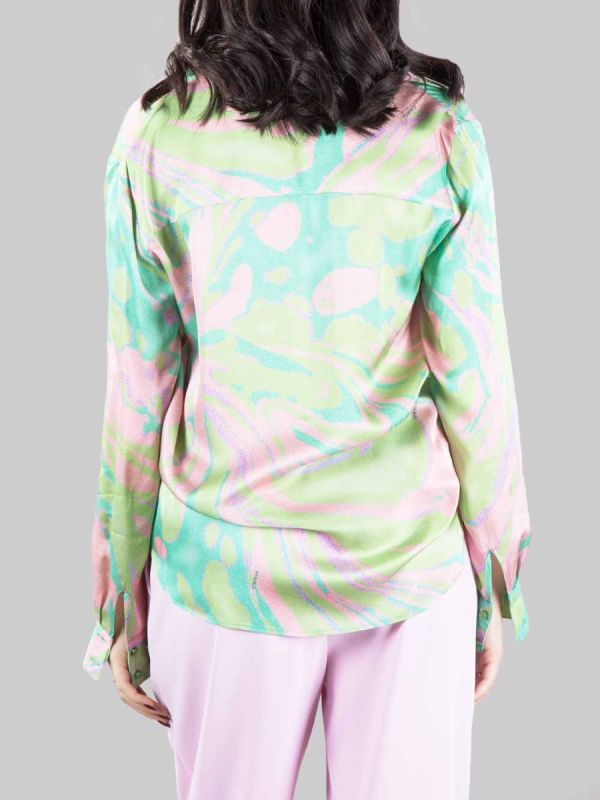 OVERSIZED DUVET SHIRT WITH A GREEN BACKGROUND PATTERN
