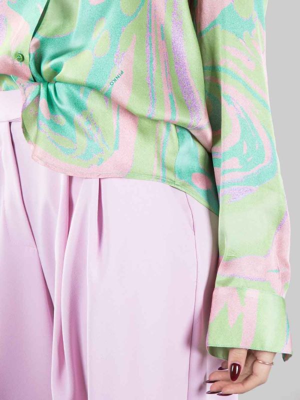OVERSIZED DUVET SHIRT WITH A GREEN BACKGROUND PATTERN