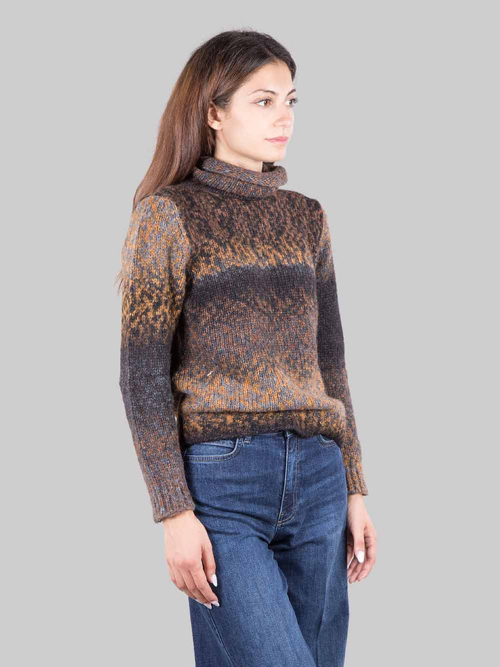 Patterned turtleneck