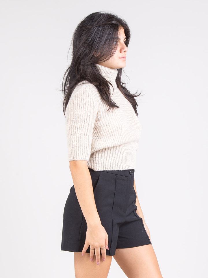 Dolcevita crop